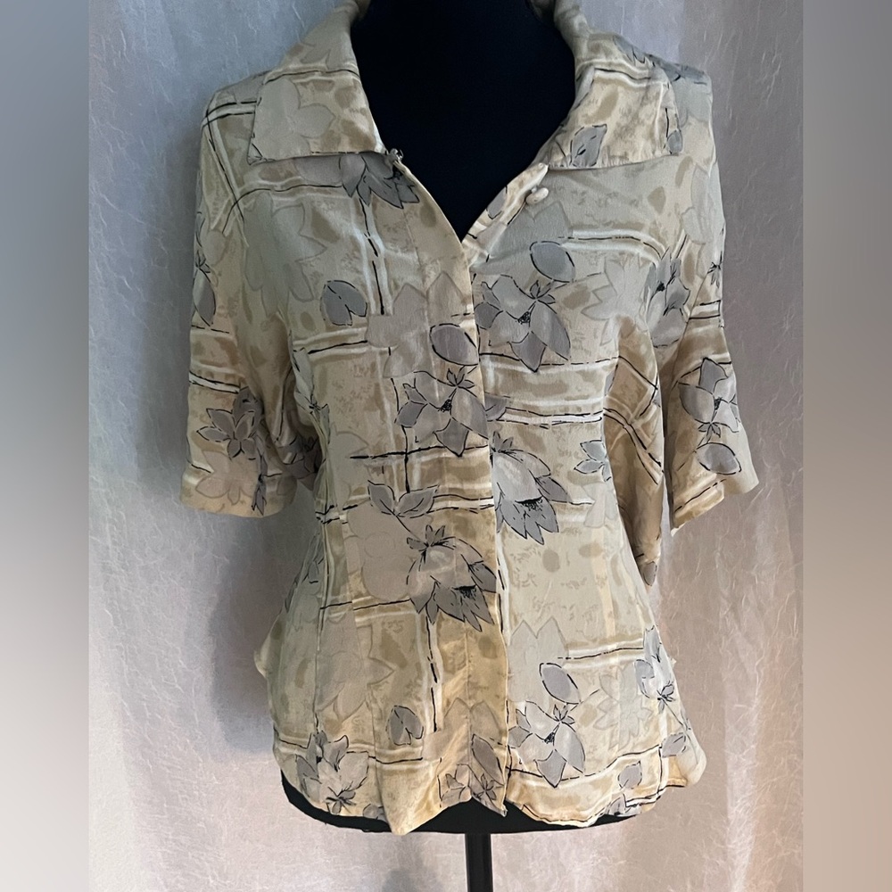 TESS 100% silk short sleeve floral button up blouse​​​